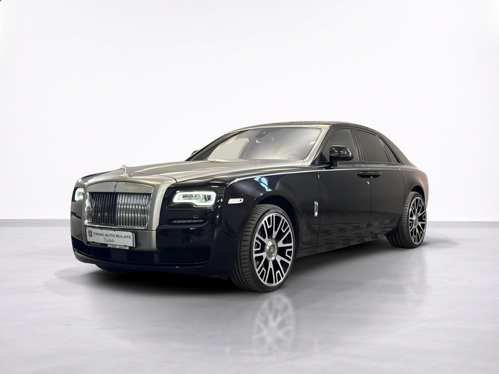 ROLLS-ROYCE Ghost