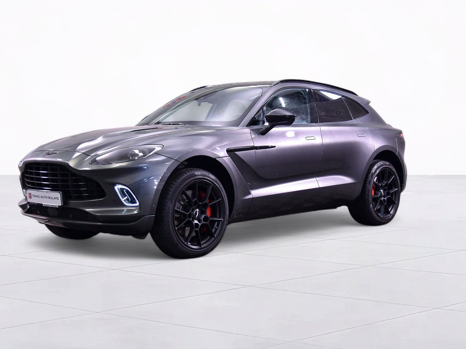 ASTON MARTIN DBX