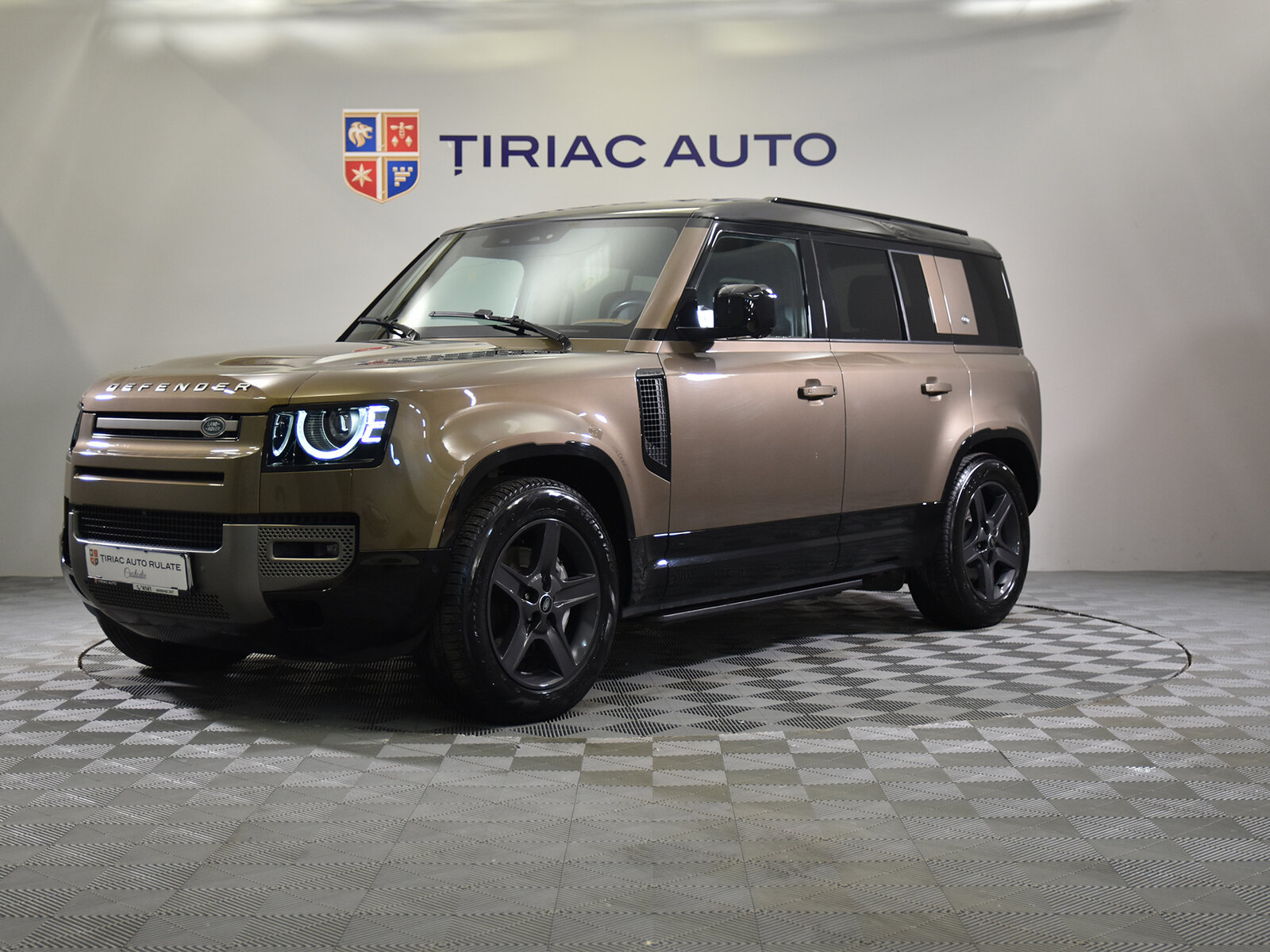 LAND ROVER Defender
